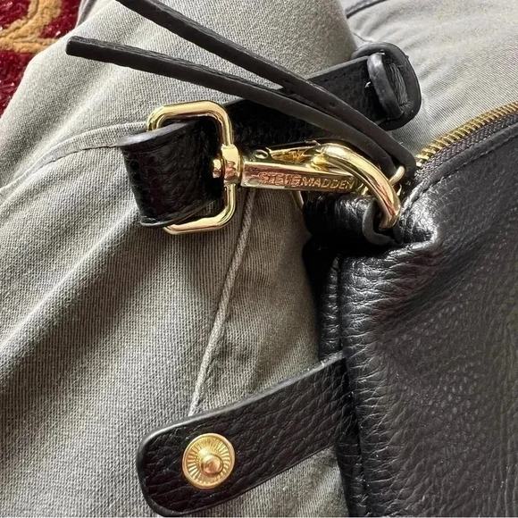 Steve Madden NEW Without Tags Jet Black Pebble Leather Crossbody Bag Purse - Picture 5 of 16